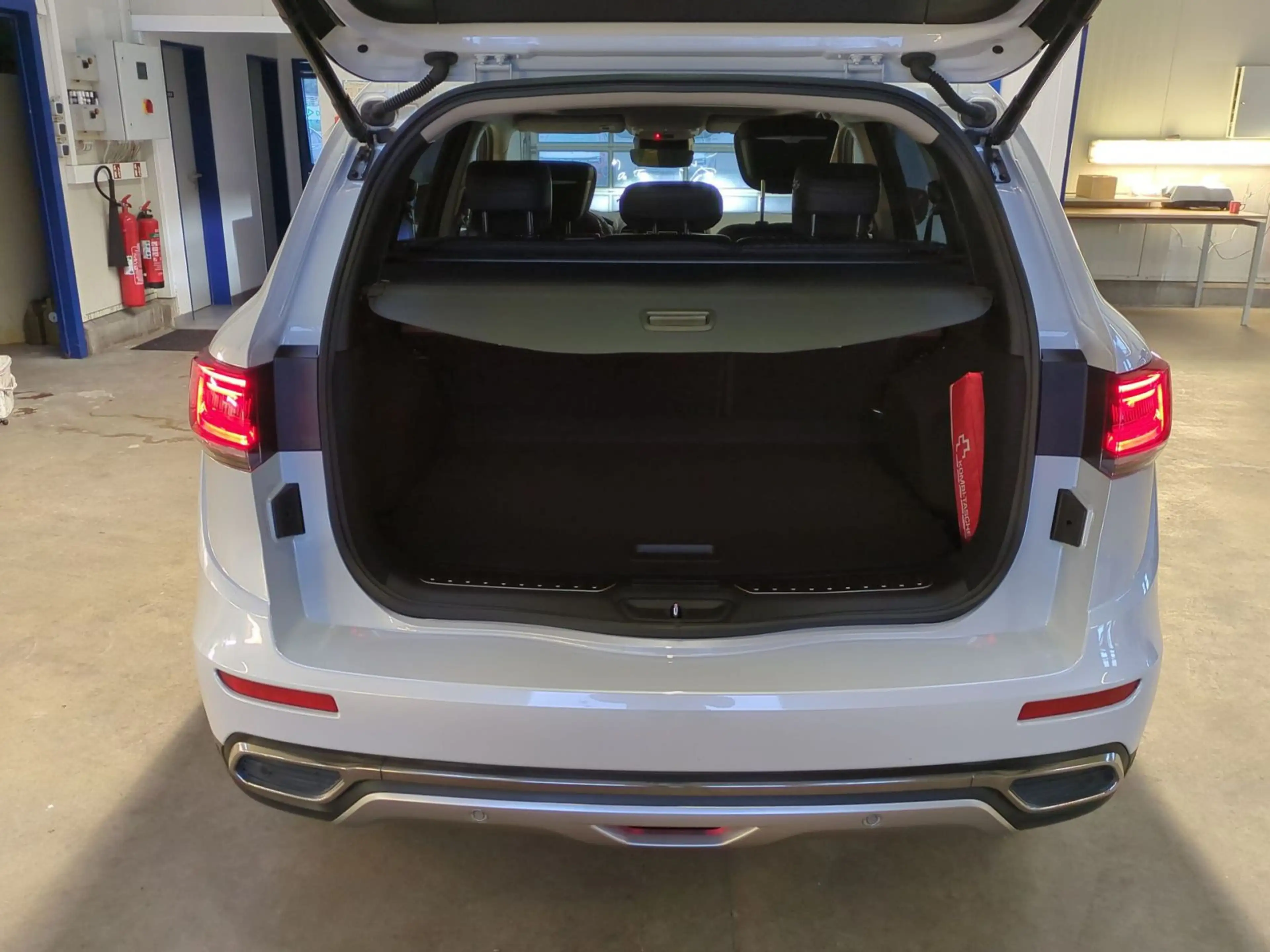 Renault Koleos Initiale Paris BLUE dCi185 4WD*Leder*SHZ* — photo 10