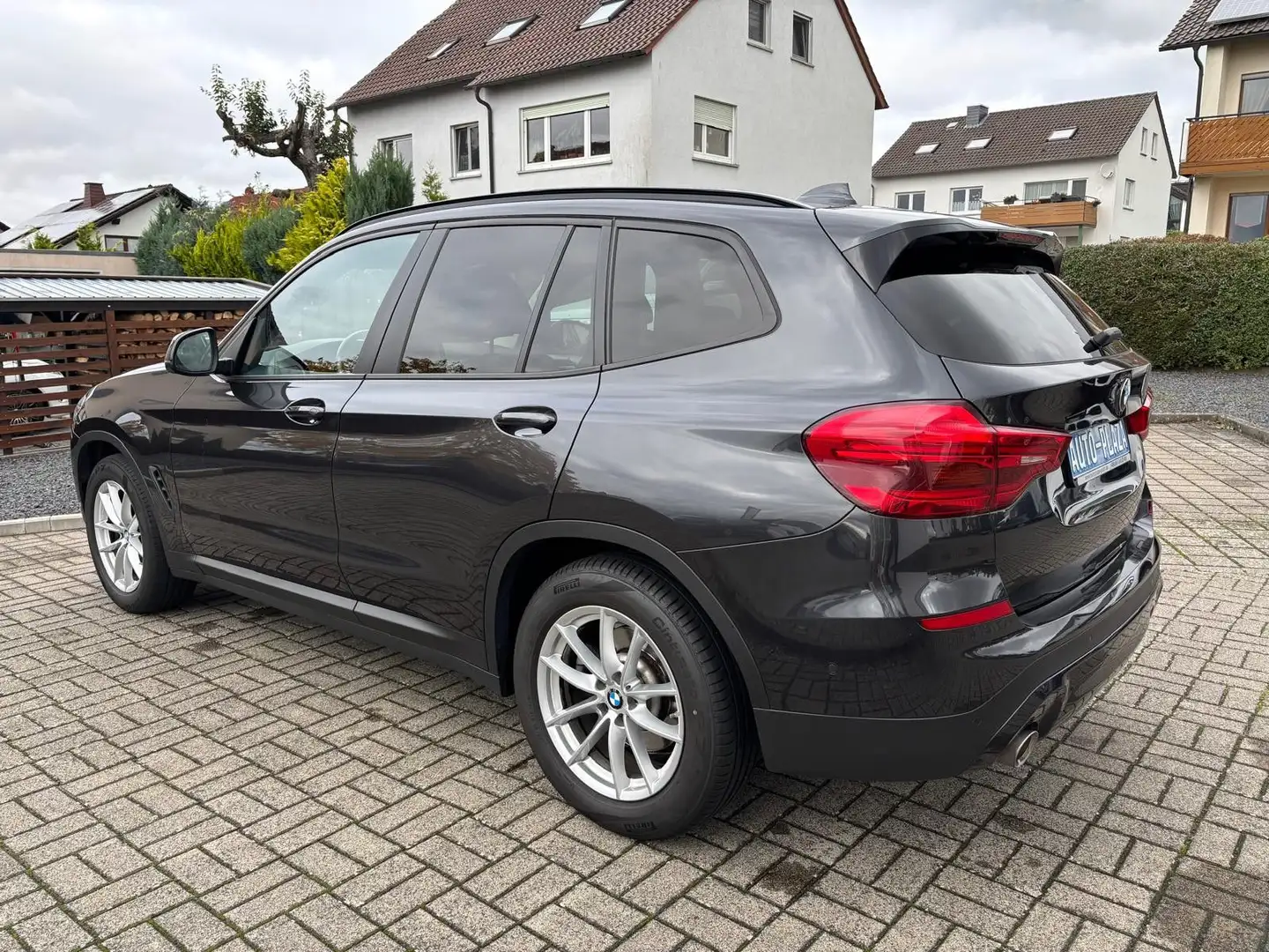 BMW X3 xDrive 20 i LED Navi-Prof Leder SH R-Kamera Grijs - 2