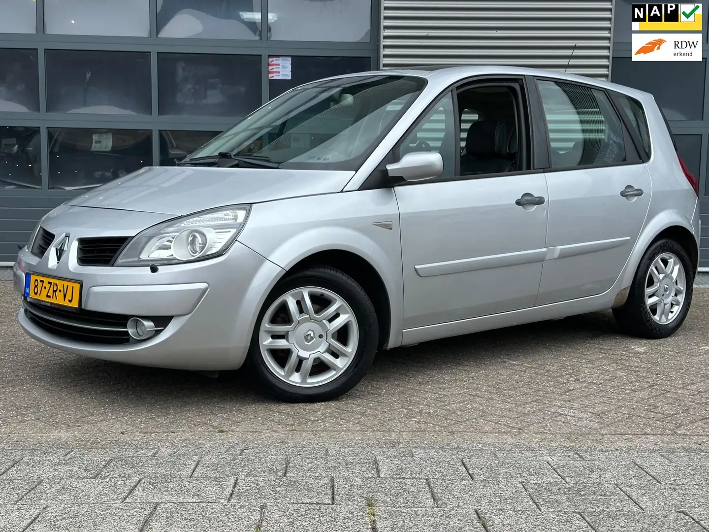 Renault Scenic 1.6-16V Tech Line | Navi | CRUISECR | PANO | PDC Gri - 1
