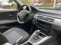 BMW 320 i LIM./1.HAND/AUTOMATIK/KLIMAAUTO/PDC//GEPFL Weiß - thumbnail 12