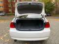 BMW 320 i LIM./1.HAND/AUTOMATIK/KLIMAAUTO/PDC//GEPFL Weiß - thumbnail 17