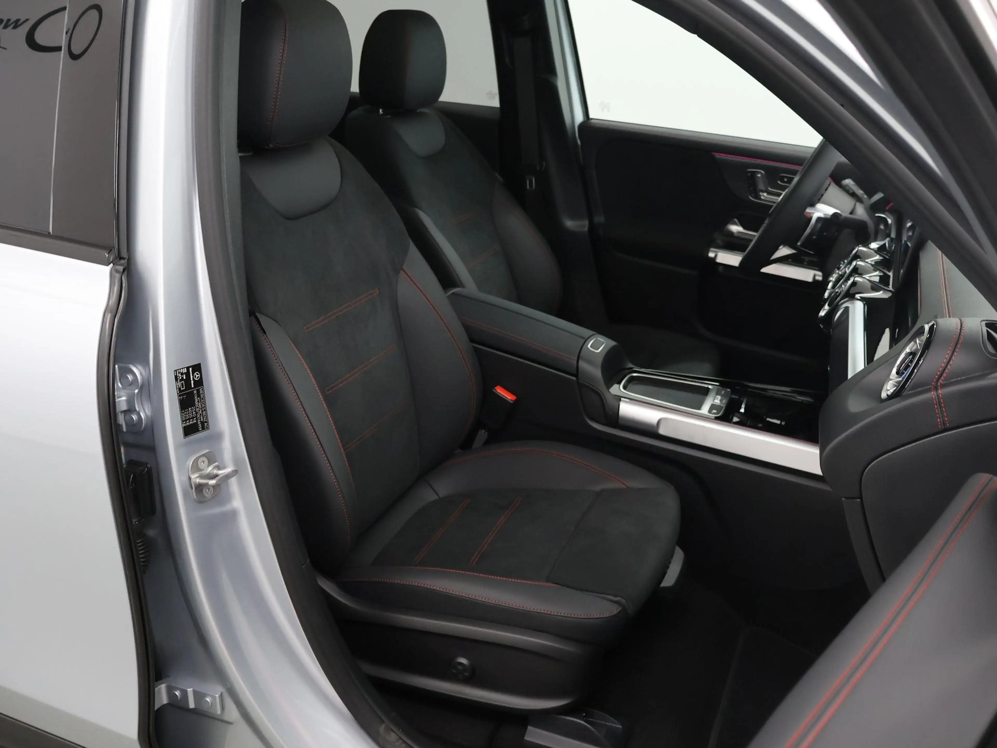 Mercedes-Benz EQB 250 250+ Business Solution AMG 71 kWh | Panoramaschuif — photo 10