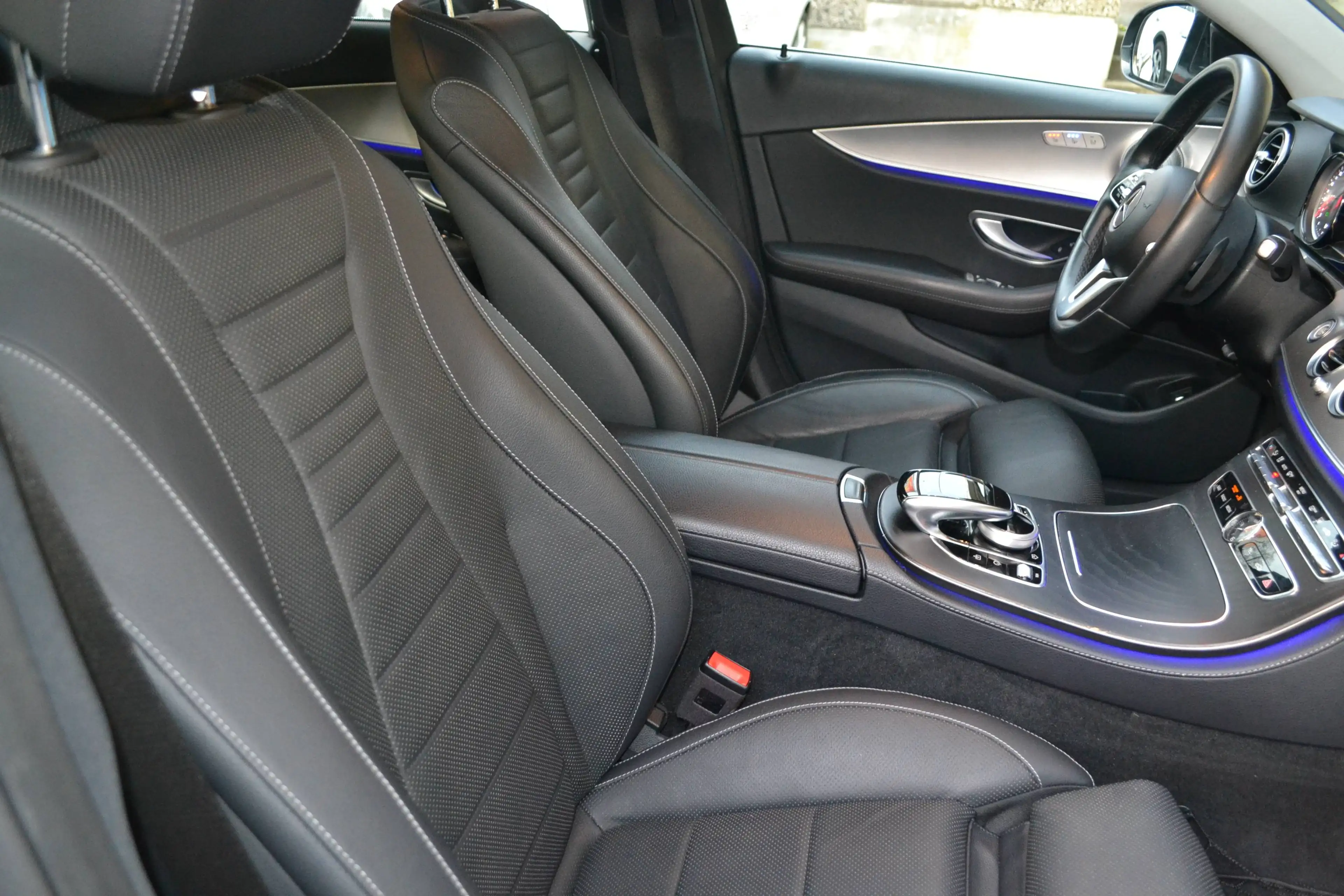 Mercedes-Benz E 400 D 4Matic *TV*BURMESTER*HEAD-UP*LEDER*MULTI-LED*ACC*SITZKLIMA*STANDHEIZUNG* — photo 15