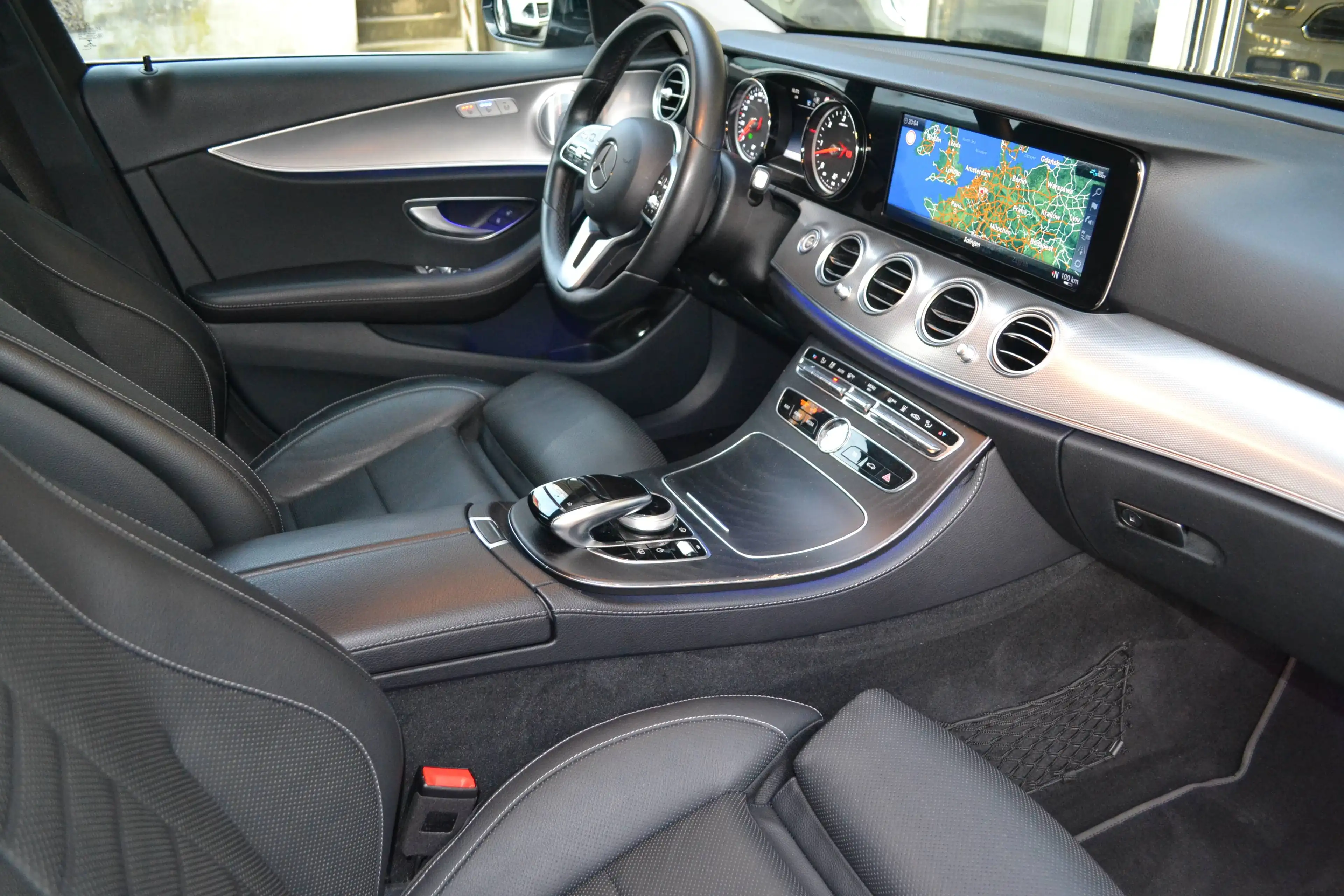 Mercedes-Benz E 400 D 4Matic *TV*BURMESTER*HEAD-UP*LEDER*MULTI-LED*ACC*SITZKLIMA*STANDHEIZUNG* — photo 13