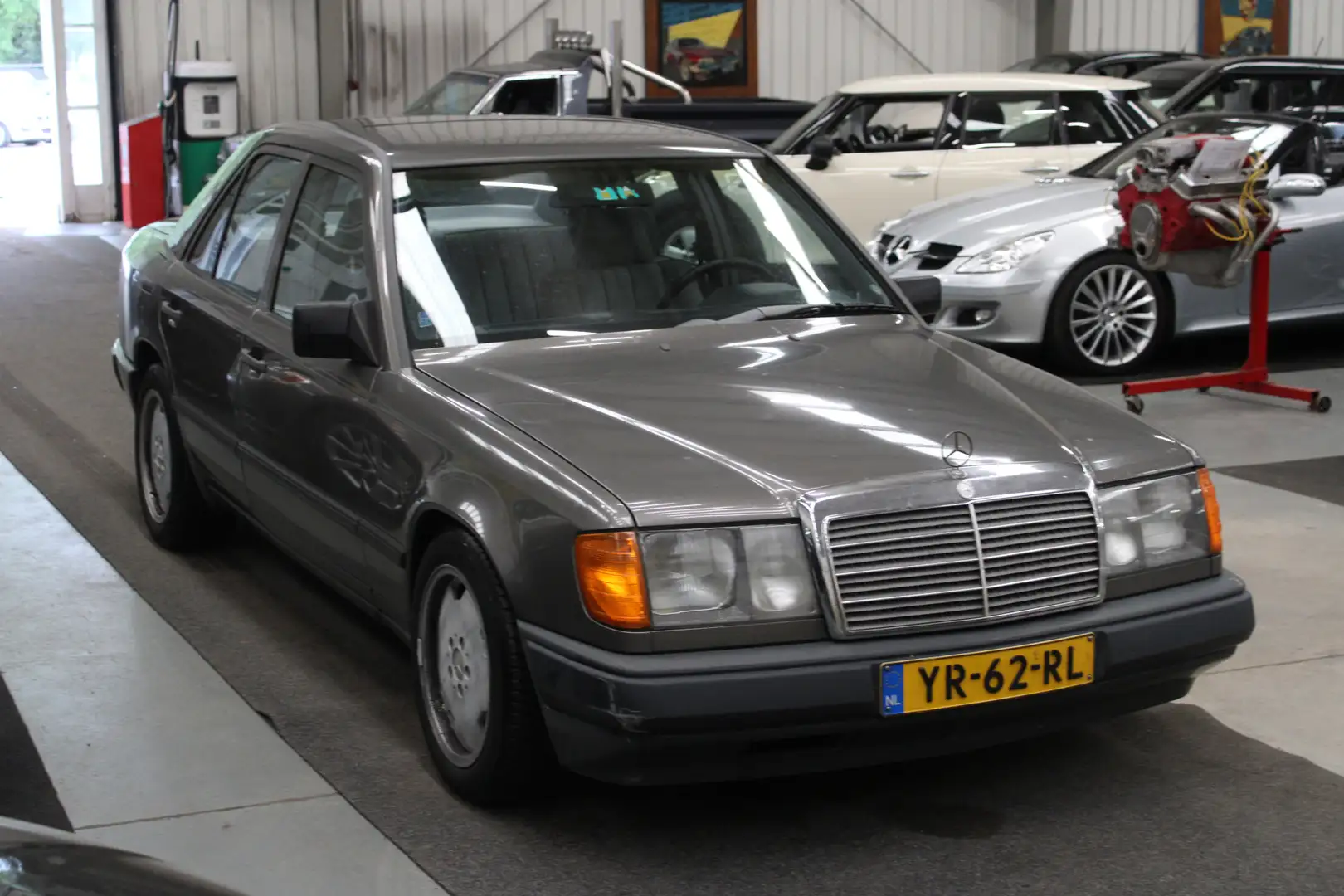 Mercedes-Benz 500 200-500 (W124) 230 E Automaat NAP, Airco, Schuif-/ Gri - 2
