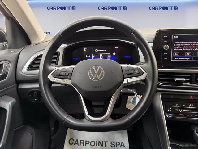 Volkswagen T-Roc view 13