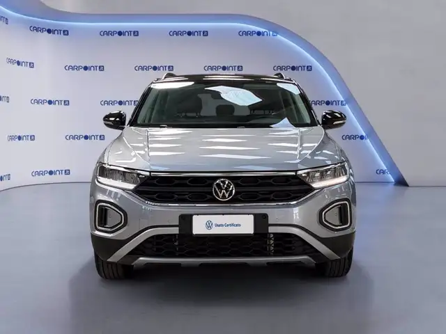 Volkswagen T-Roc view 9