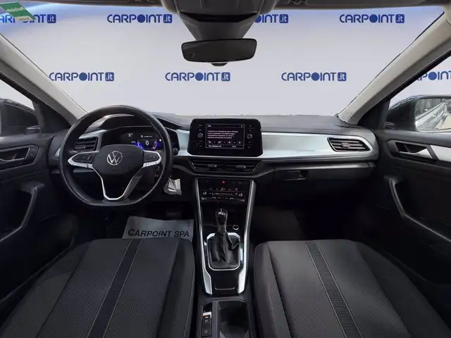 Volkswagen T-Roc view 11