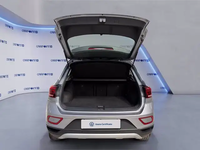 Volkswagen T-Roc view 18