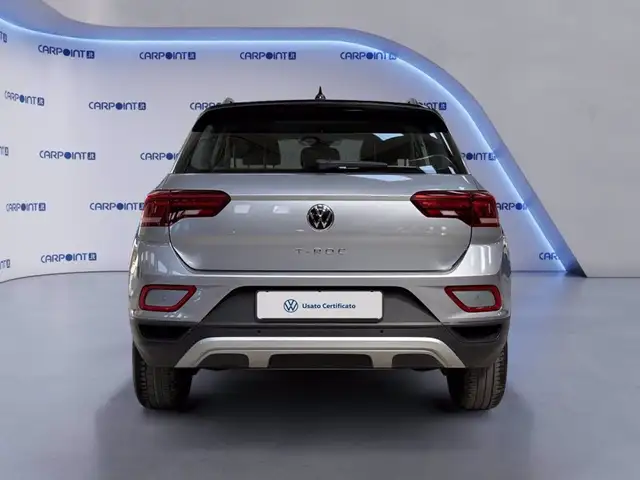 Volkswagen T-Roc view 5