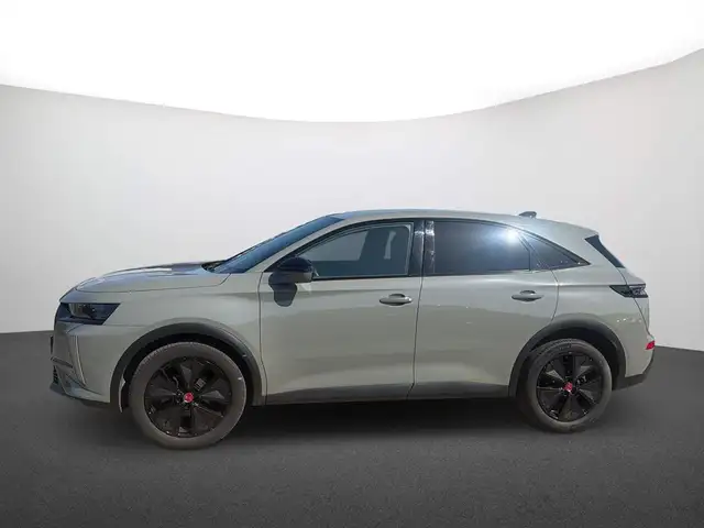 DS Automobiles DS 7 view 4
