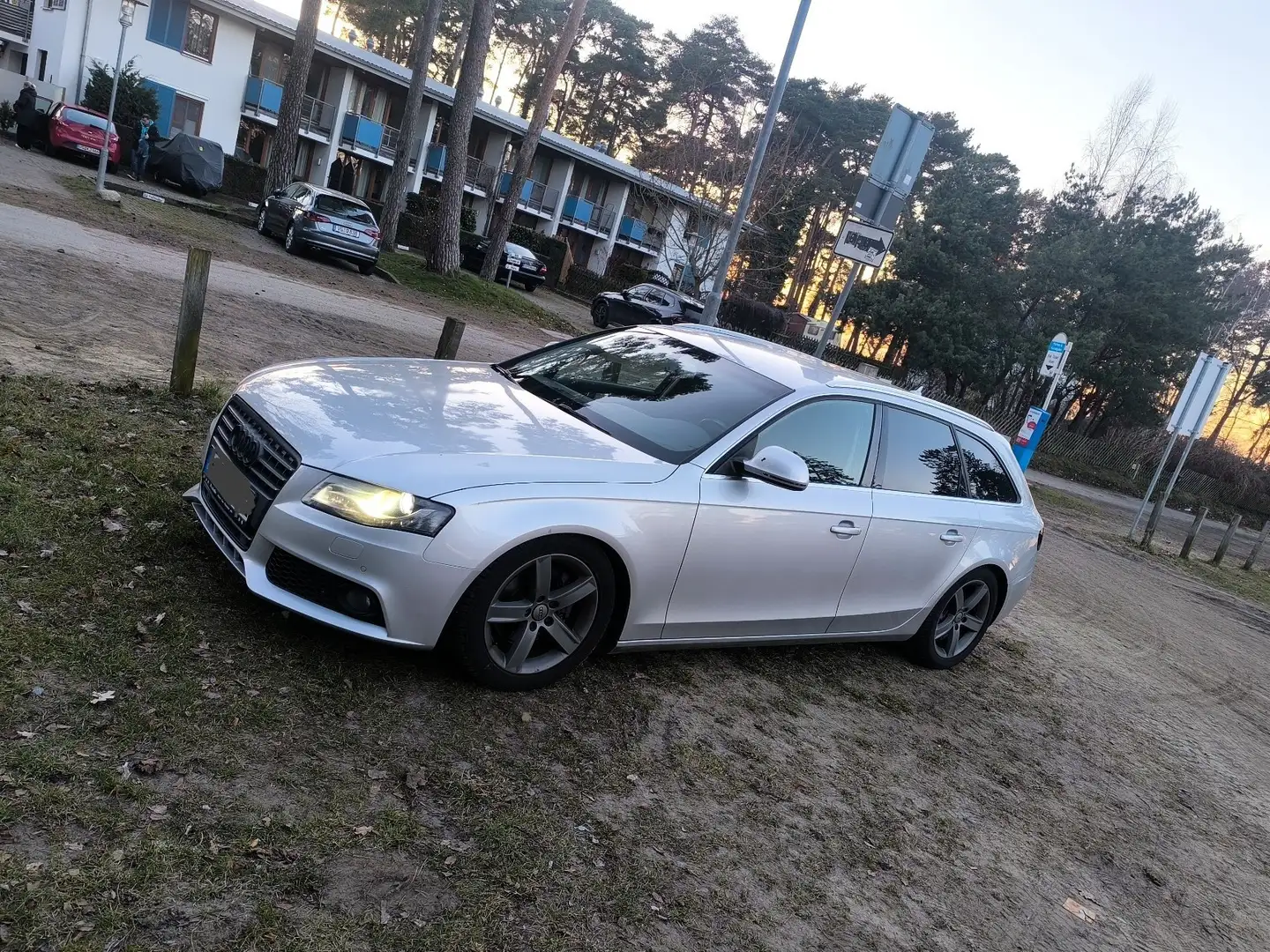 Audi A4 Avant 2.0 TFSI - 1