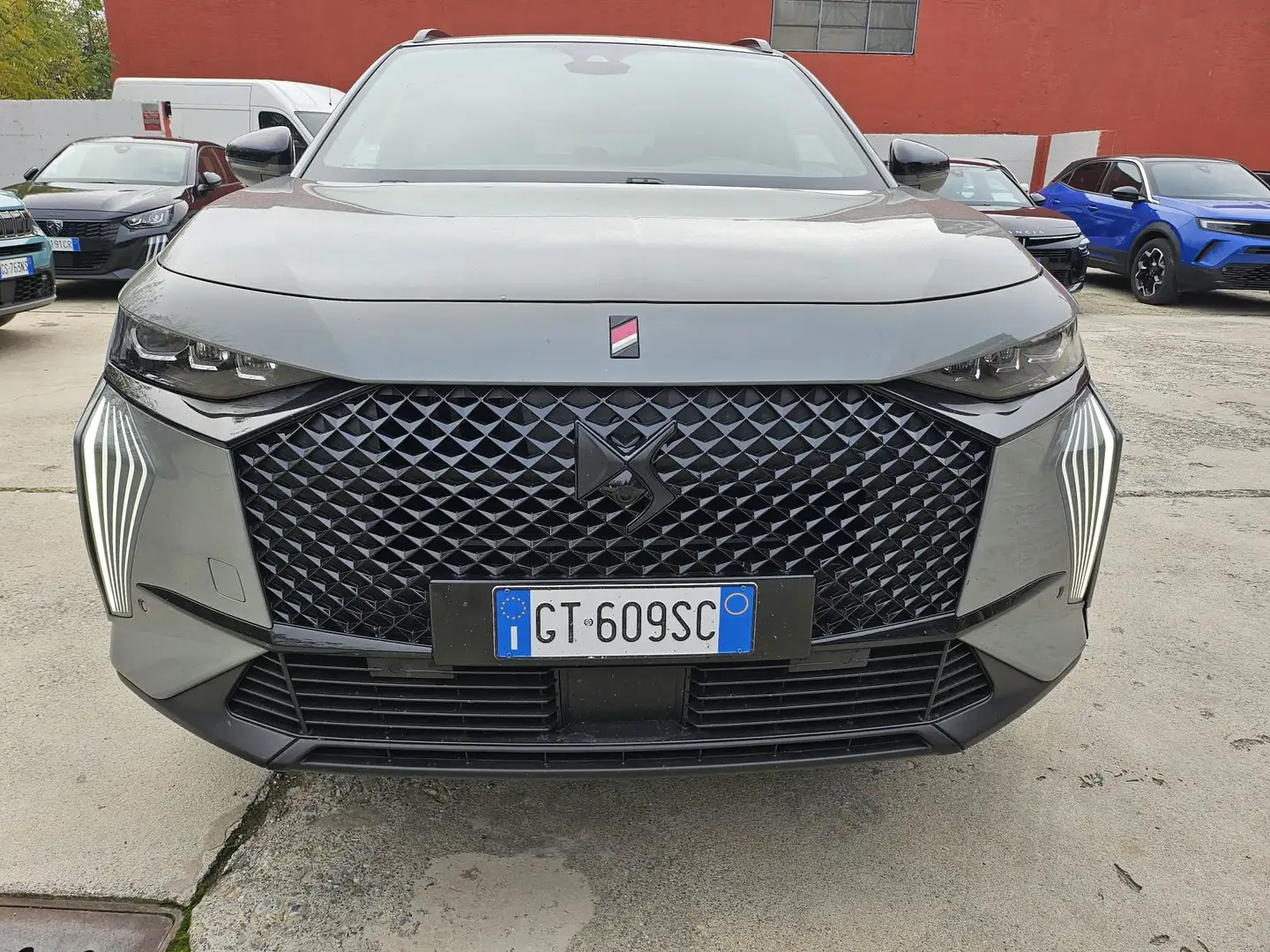 DS Automobiles DS 7 DS7 PERFORMANCE LINE + BLUEHDI 130 AUT PROMO FIN Gris - 1