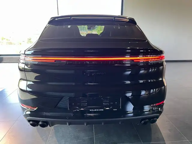 Porsche Cayenne view 7