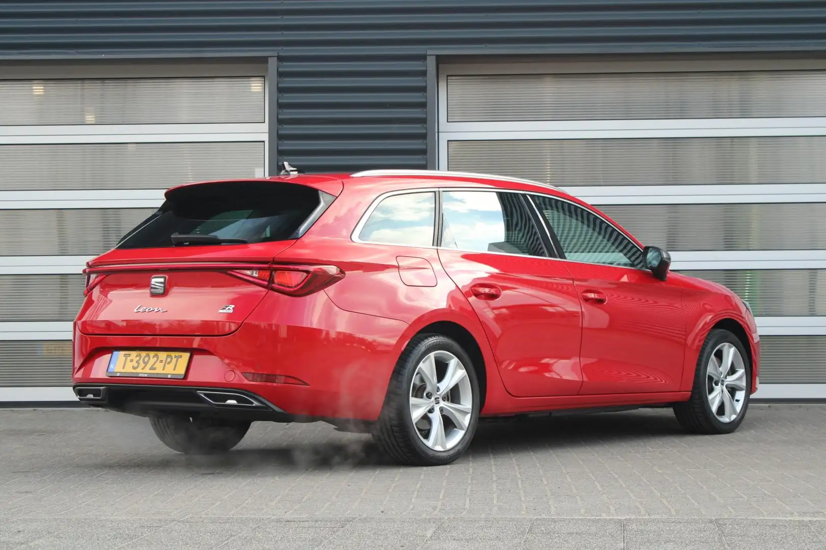 SEAT Leon e-Hybrid Sportstourer 1.4 TSI 204pk eHybrid PHEV FR | Navig Rouge - 2