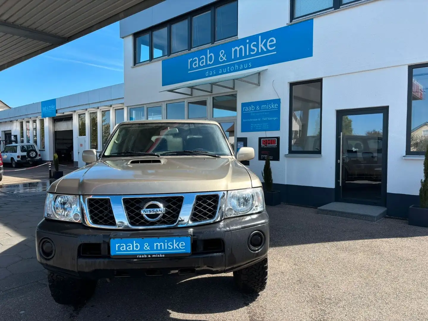 Nissan Patrol *7-Sitze/AHK/Klima* Beige - 1