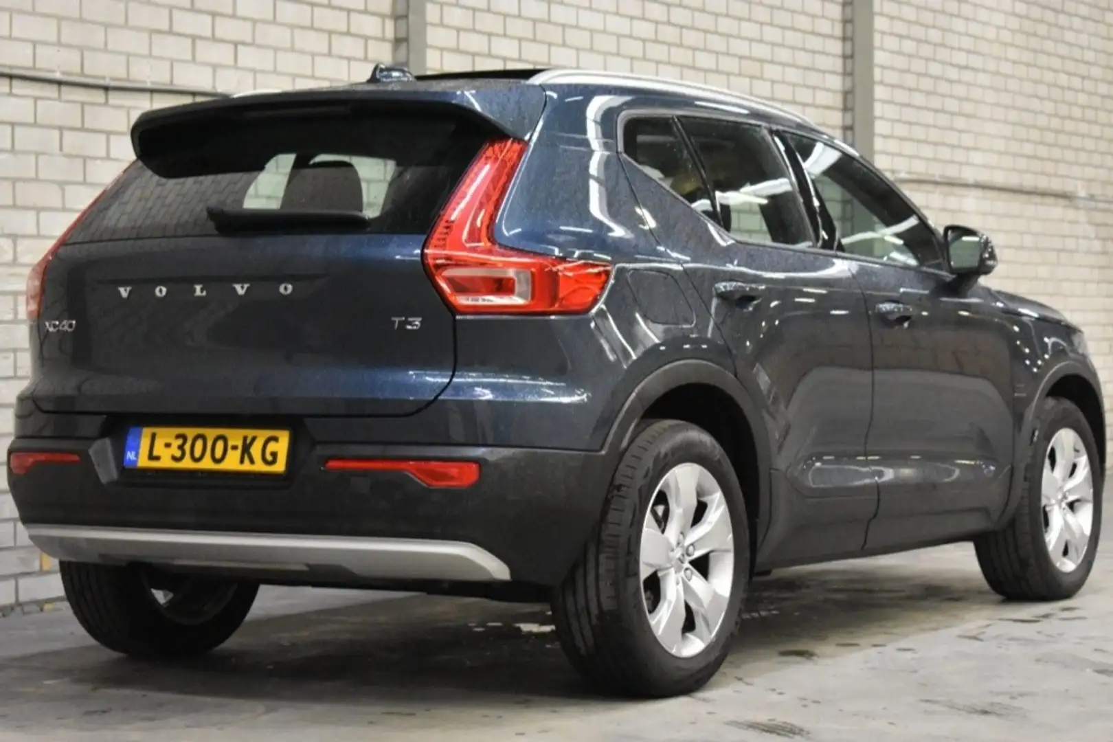 Volvo XC40 T3 163pk Aut. Business Pro | Schuifdak | Audio-Lin Blauw - 2