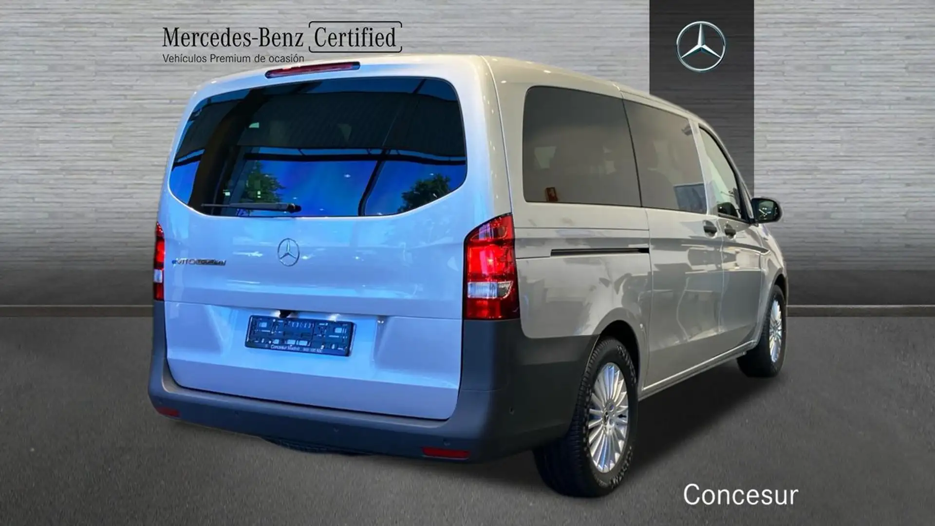 Mercedes-Benz Vito eVito Tourer 129 Pro Larga 100kWh Silber - 2