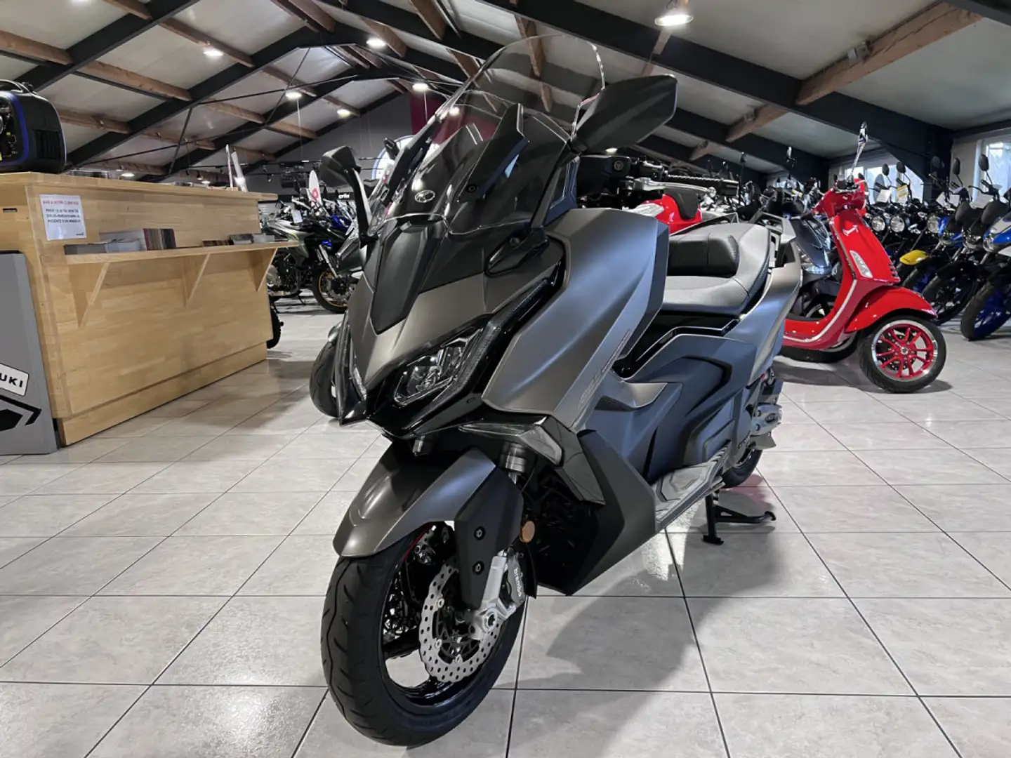 Kymco AK 550 Premium Gris - 2