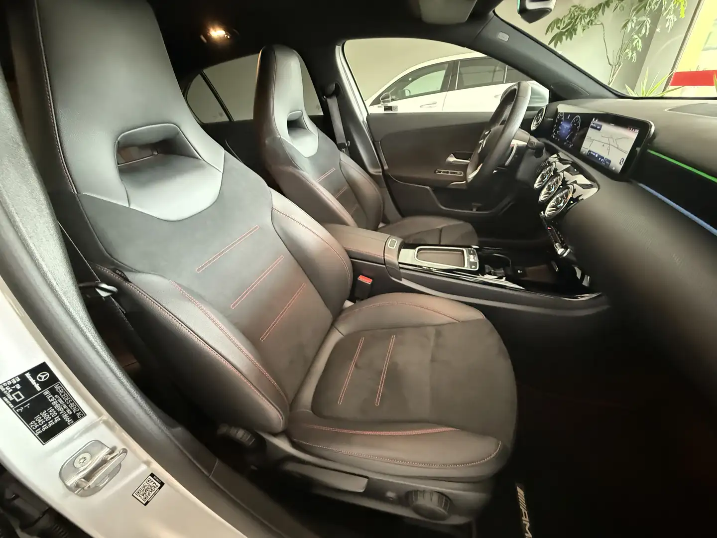 Mercedes-Benz A 200 Automatic AMG Line Premium 163Cv +IVA VetriPrivacy Stříbrná - 2