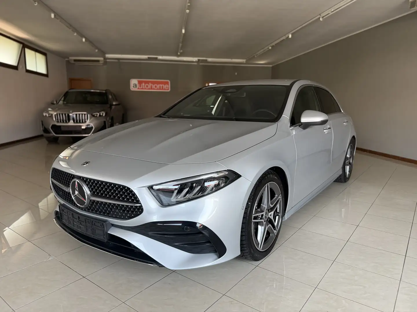 Mercedes-Benz A 200 Automatic AMG Line Premium 163Cv +IVA VetriPrivacy Stříbrná - 1