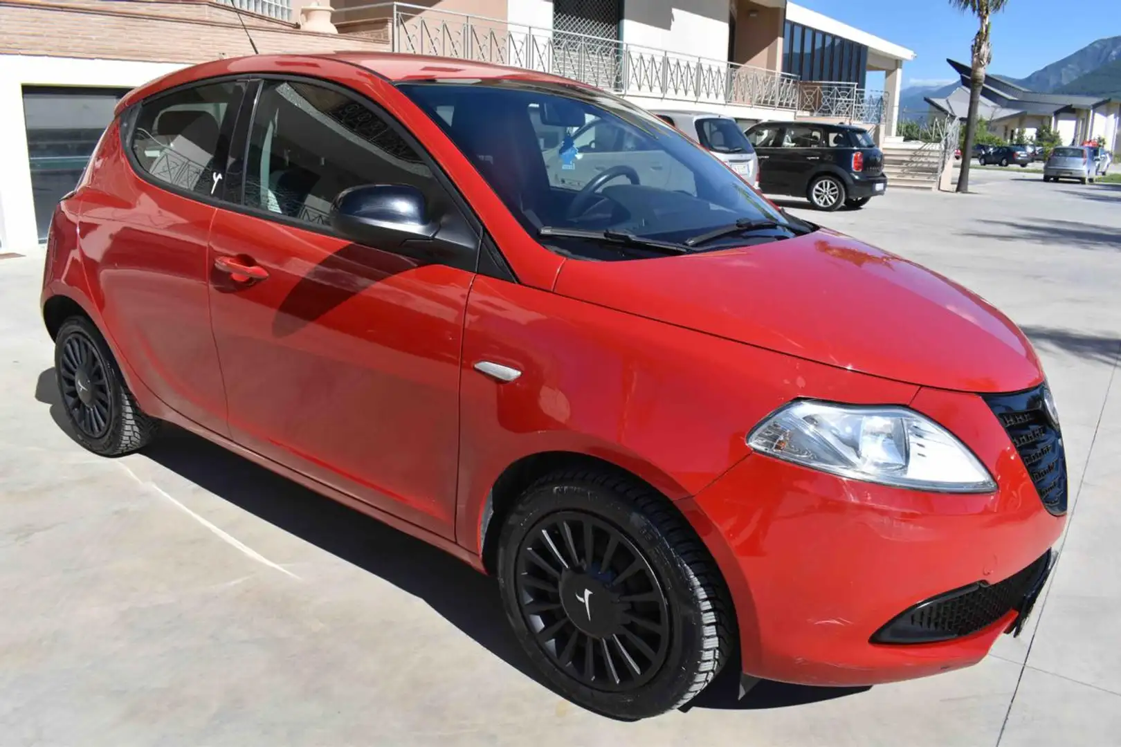 Lancia Ypsilon 1.2 69 CV 5 porte GPL Ecochic Elefantino Rouge - 2