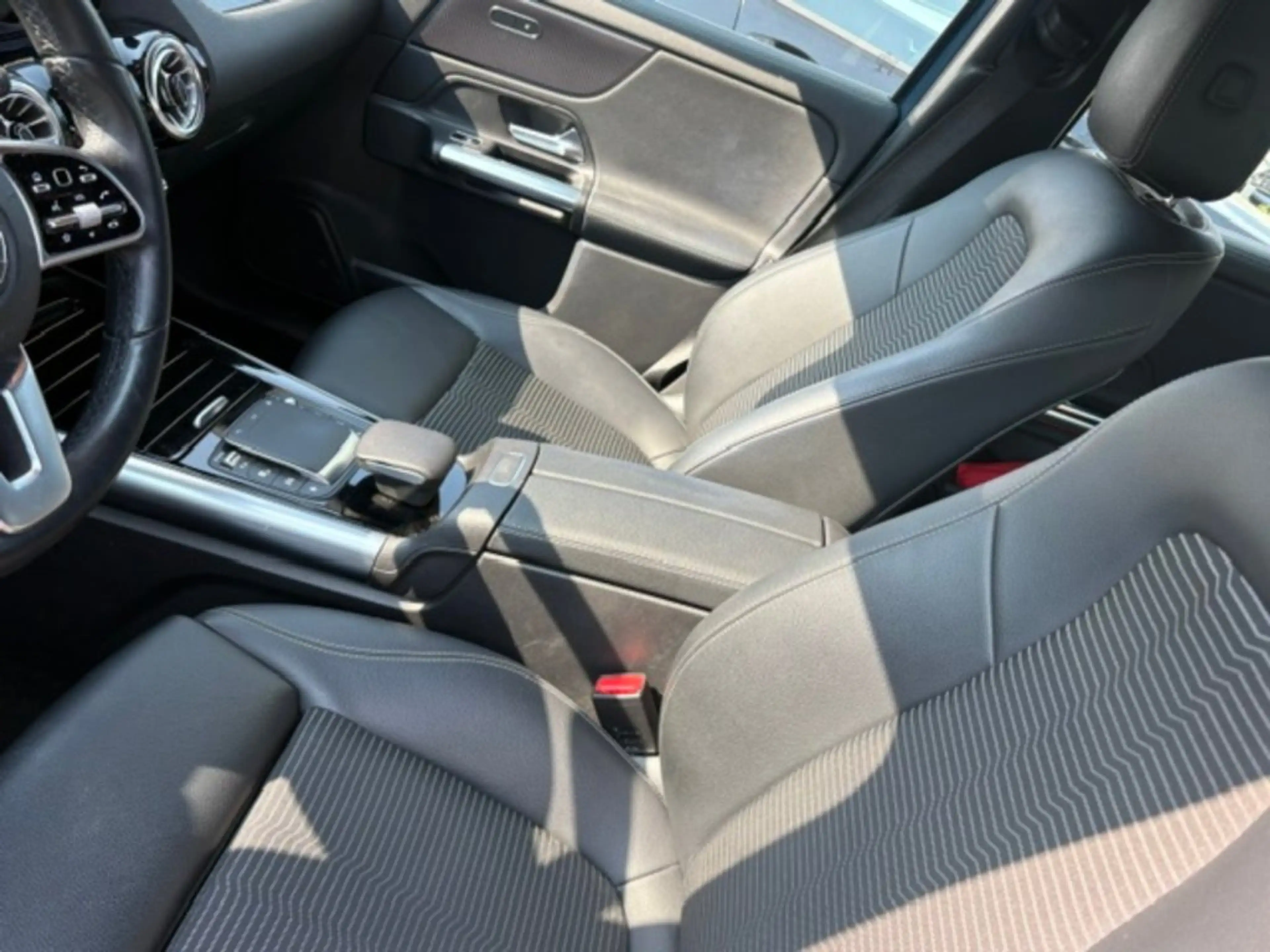 Mercedes-Benz GLA 180 d — photo 4