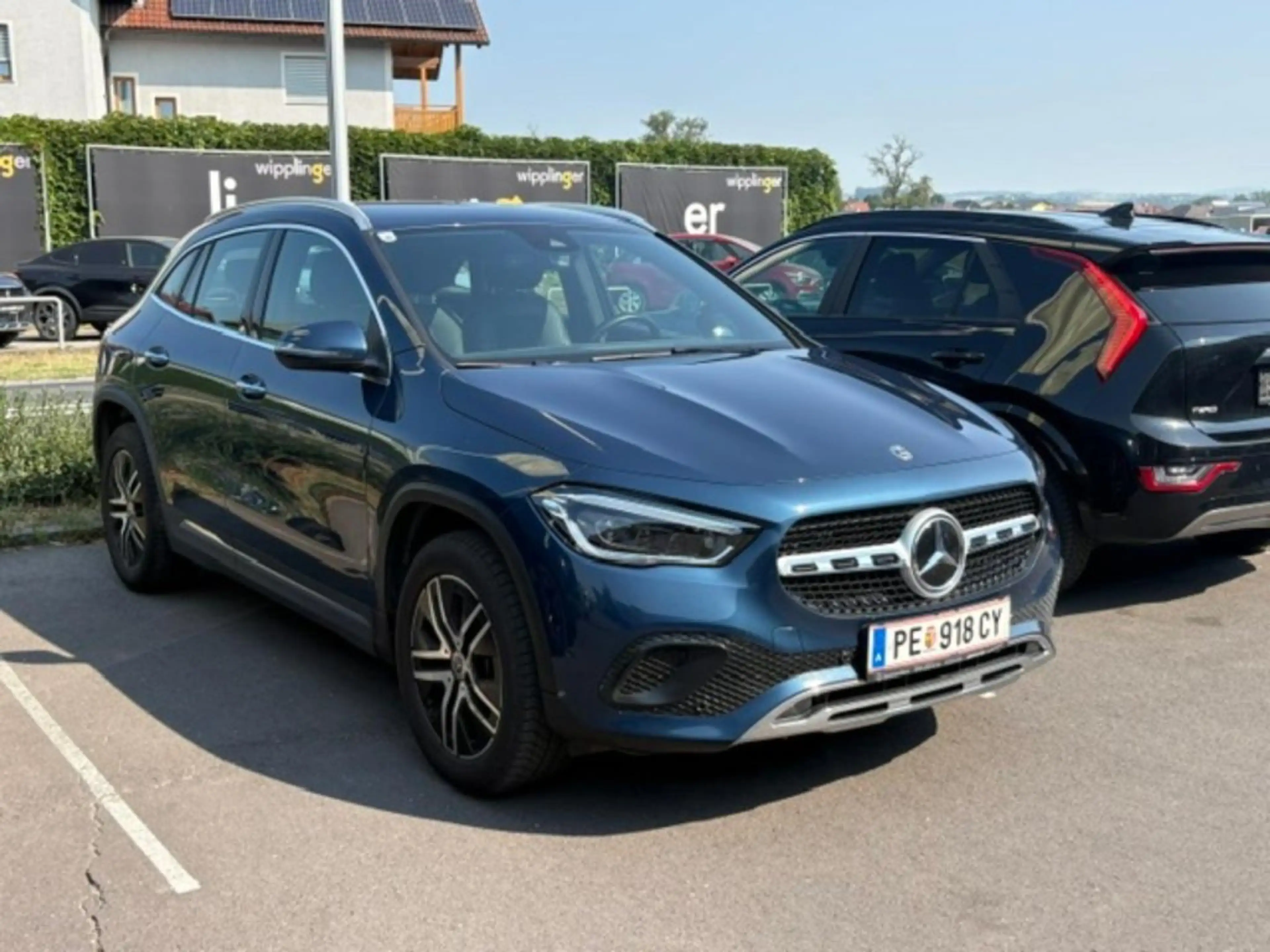 Mercedes-Benz GLA 180 d — photo 2