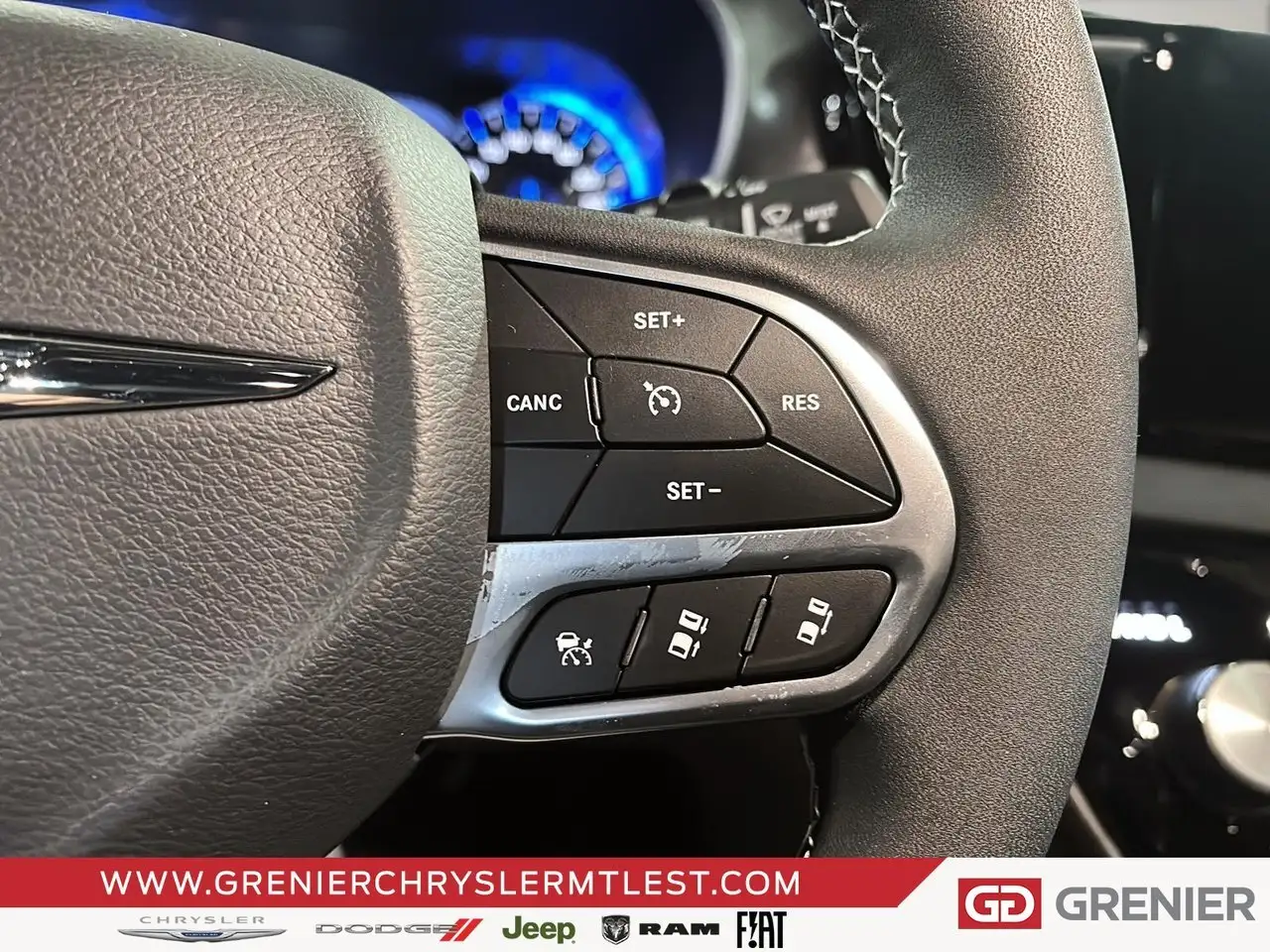 Chrysler Grand Caravan снимка Chrysler Grand Caravan