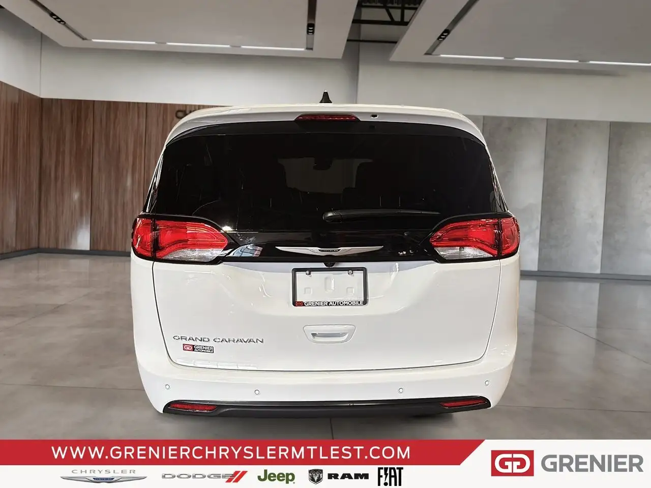Chrysler Grand Caravan снимка Chrysler Grand Caravan