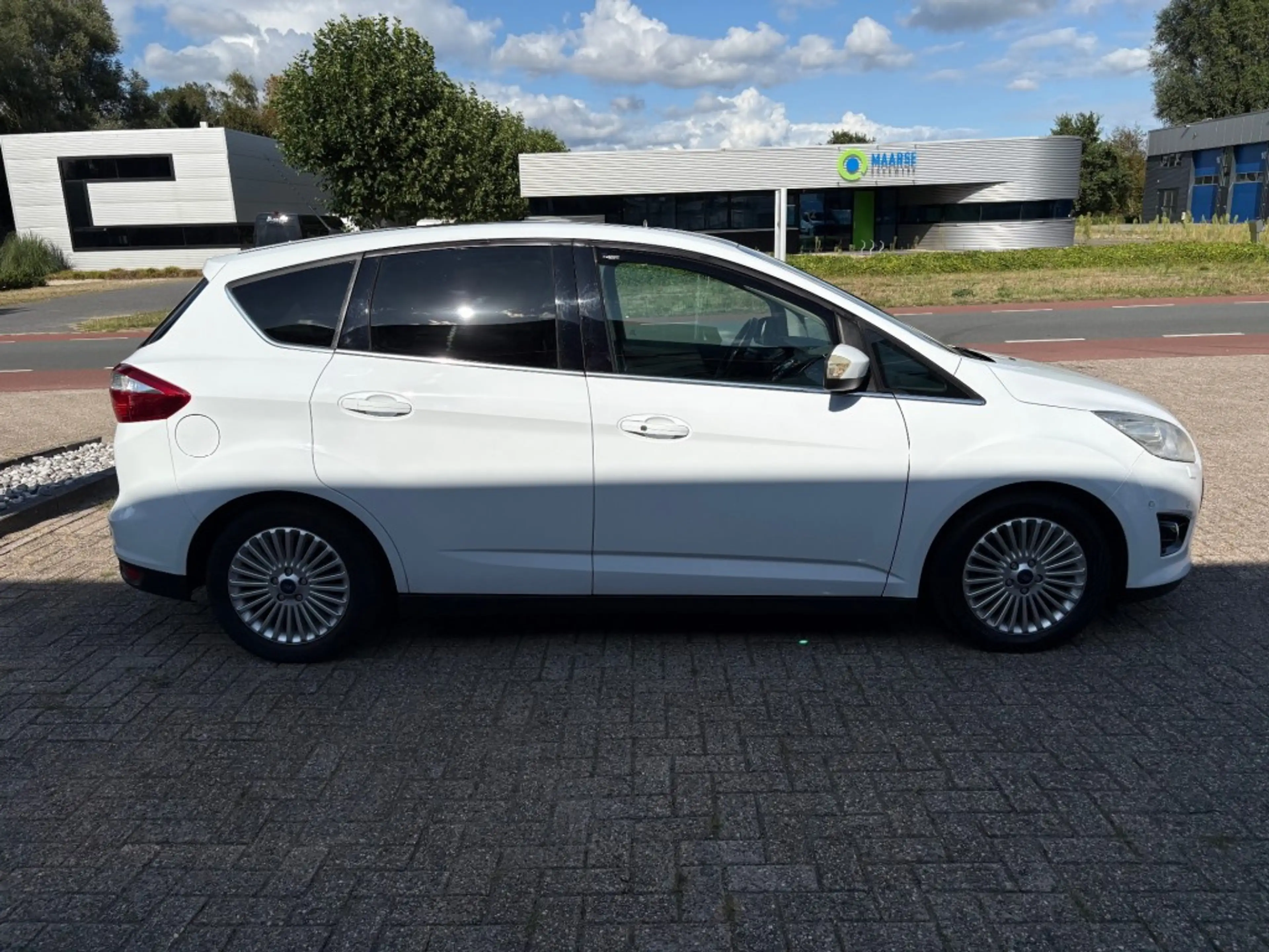 Ford C-Max 1.6 Titanium Panodak - Clima - Trekhaak - Leer — photo 4