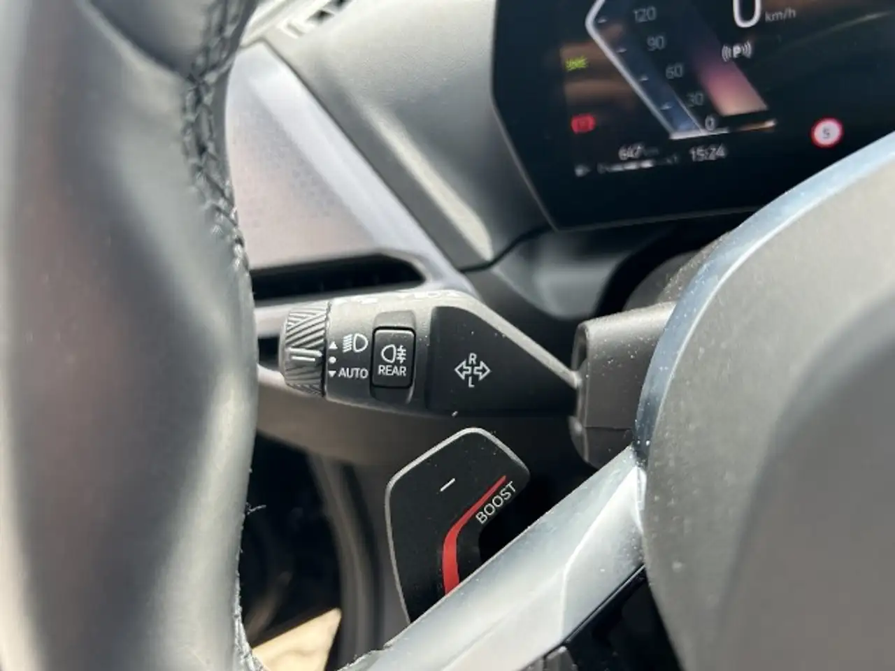 BMW 120 d M-Sport — photo 11
