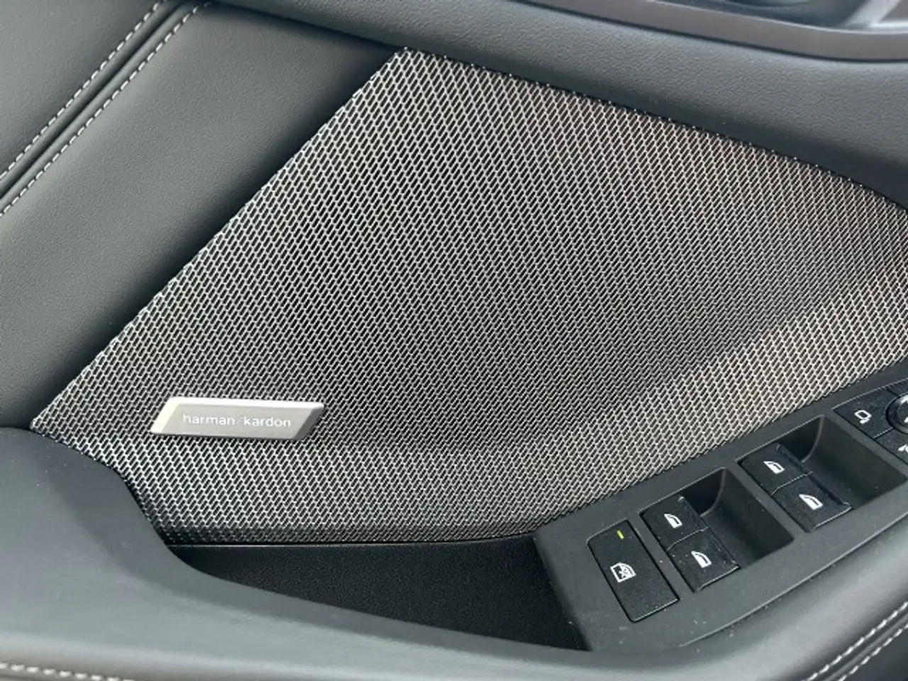 BMW 120 d M-Sport — photo 16