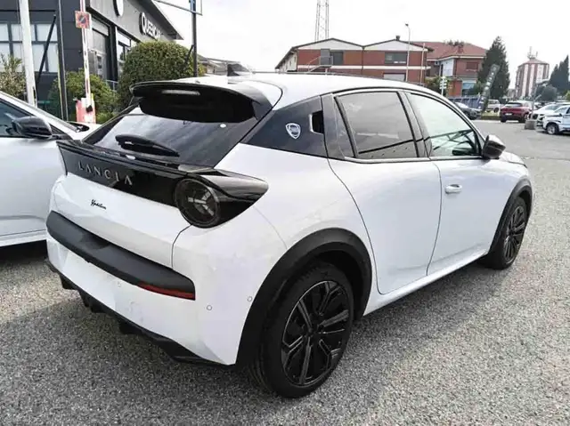 Lancia Ypsilon view 3