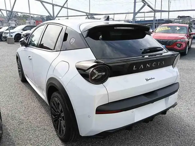 Lancia Ypsilon view 5