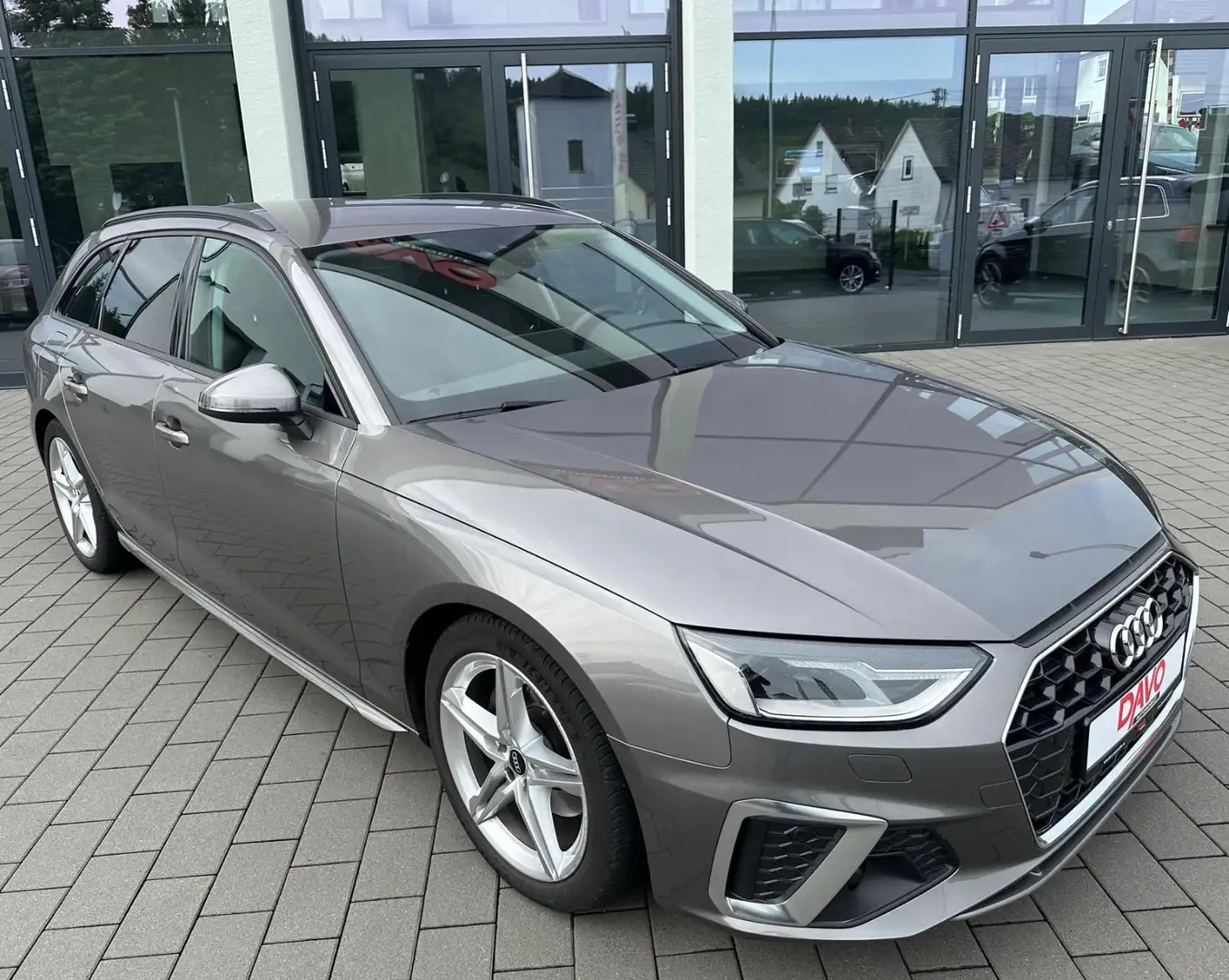 Audi A4 Avant 30 TDI S-tronic S line sport/AHK Gris - 1