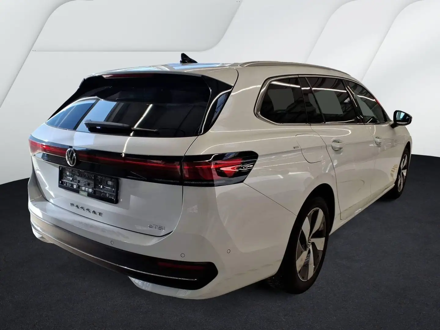 Volkswagen Passat Variant Business 1.5 eTSI DSG  DAB+ IQDri Weiß - 2