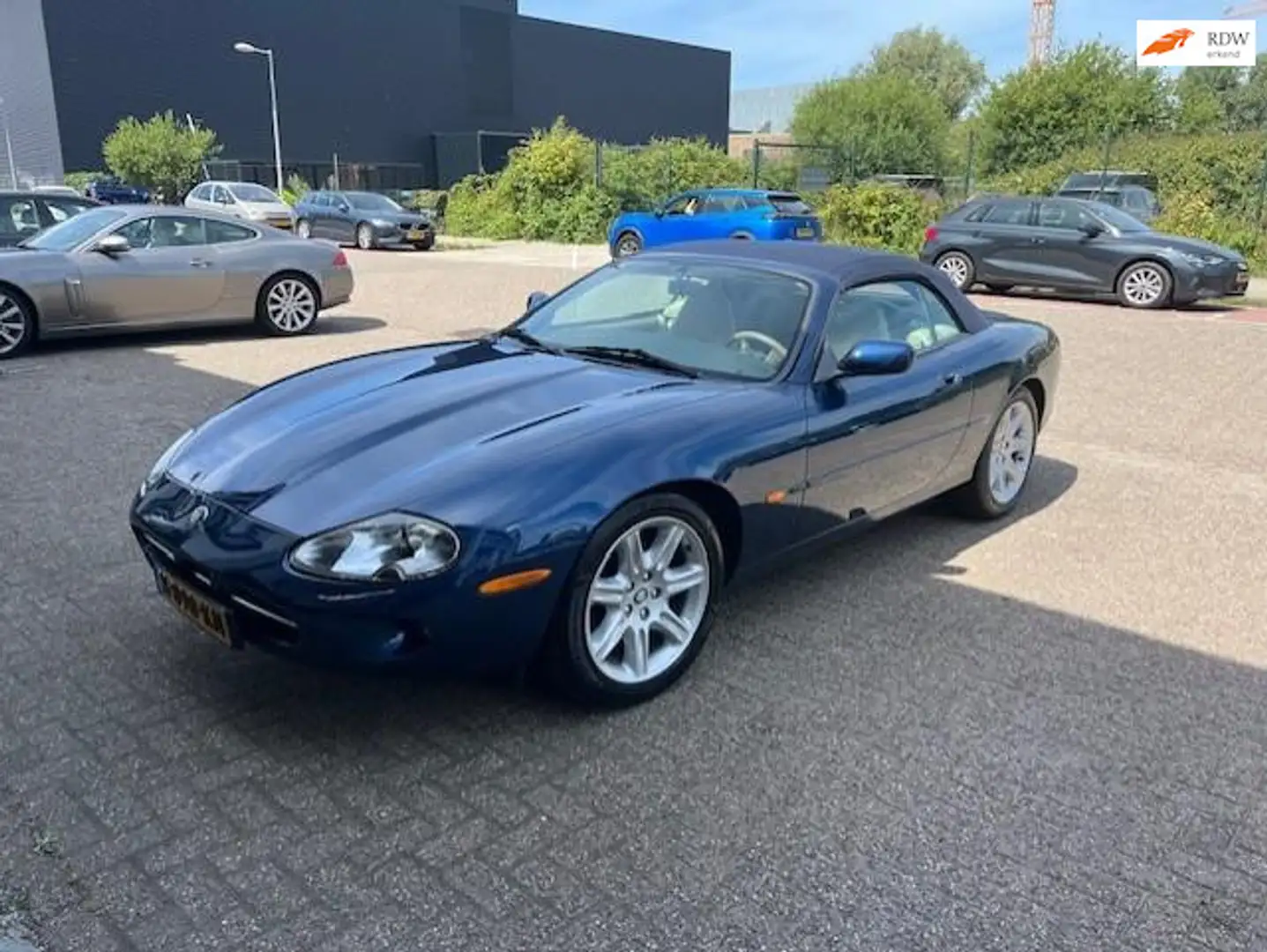Jaguar XK8 4.0 V8 Convertible Bleu - 1