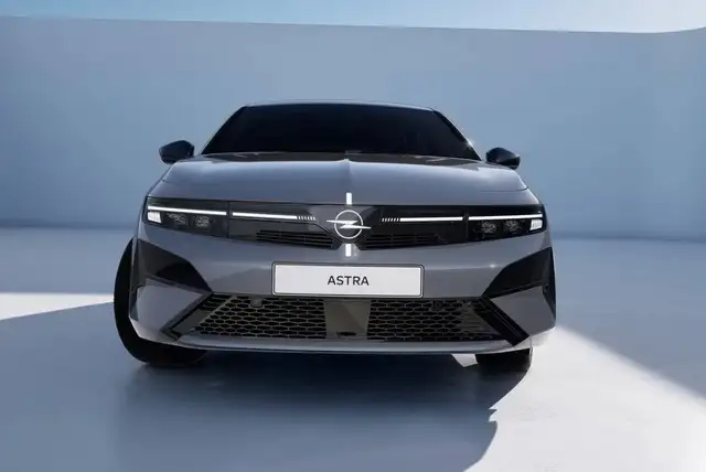 Opel Astra view 6
