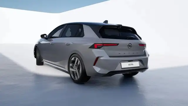 Opel Astra view 4