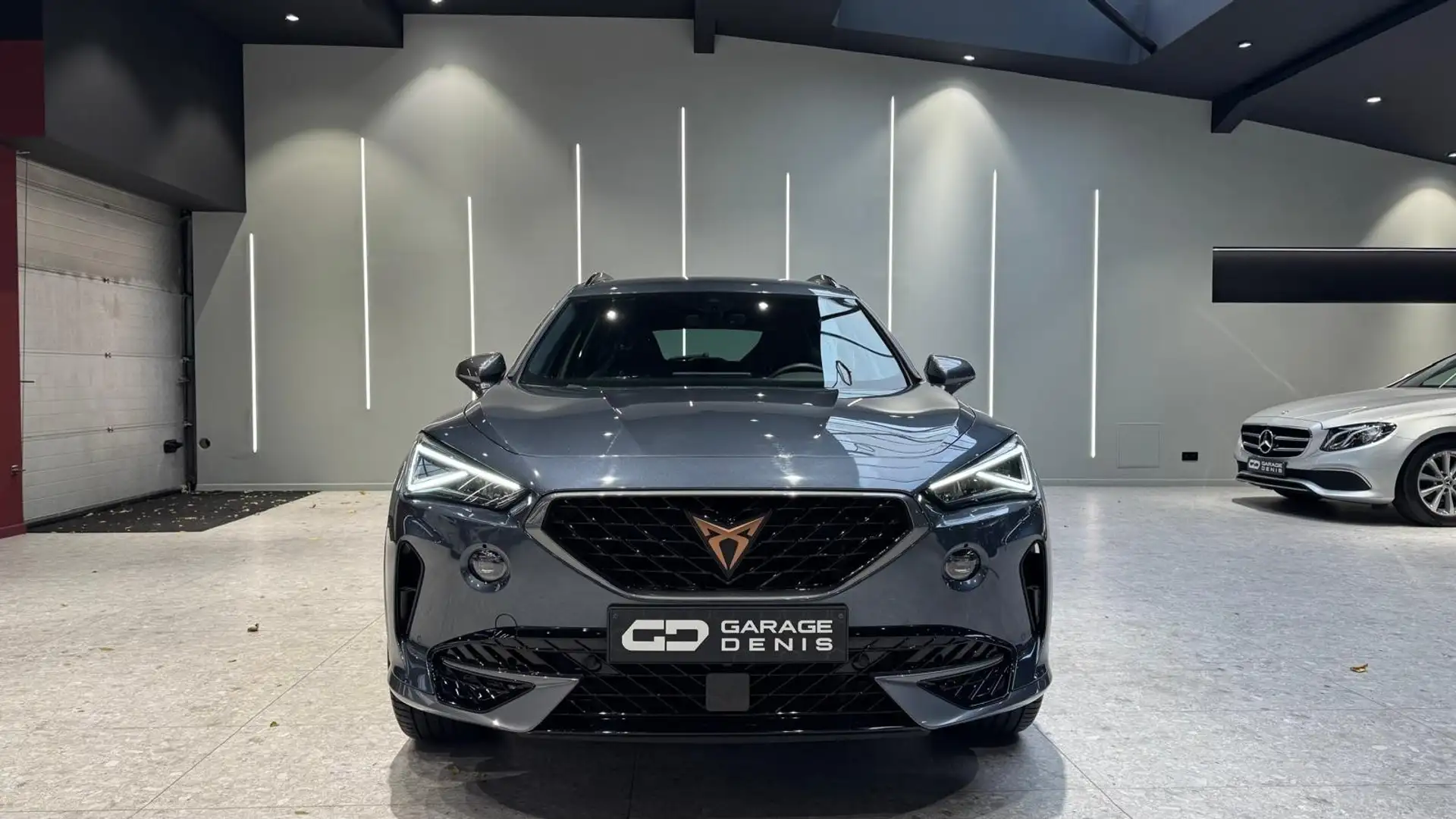 CUPRA Formentor Formentor 1.5 TSI **GPS+CAMERA*LED*CUIR*GARANTIE Grau - 2