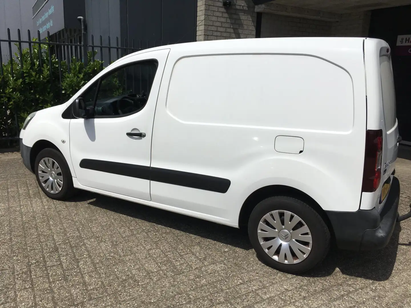 Citroen Berlingo 1.6 e-HDI 500 Club Economy / 3 PERSOONS / AIRCO / - 2