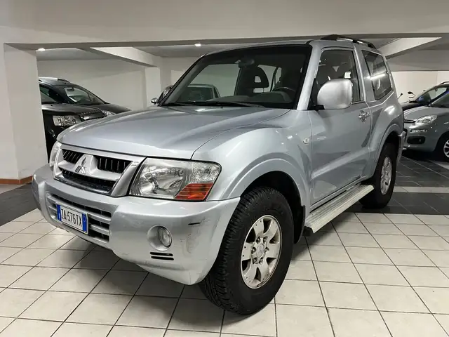 Mitsubishi Pajero Pajero III 2000 3p 2.5 tdi GL 115cv