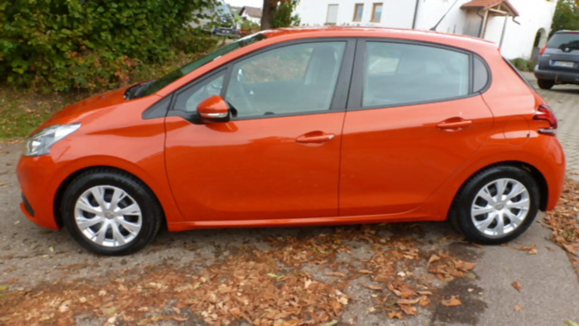Peugeot 208 208 PureTech 82 Start & Stop Active Orange - 2