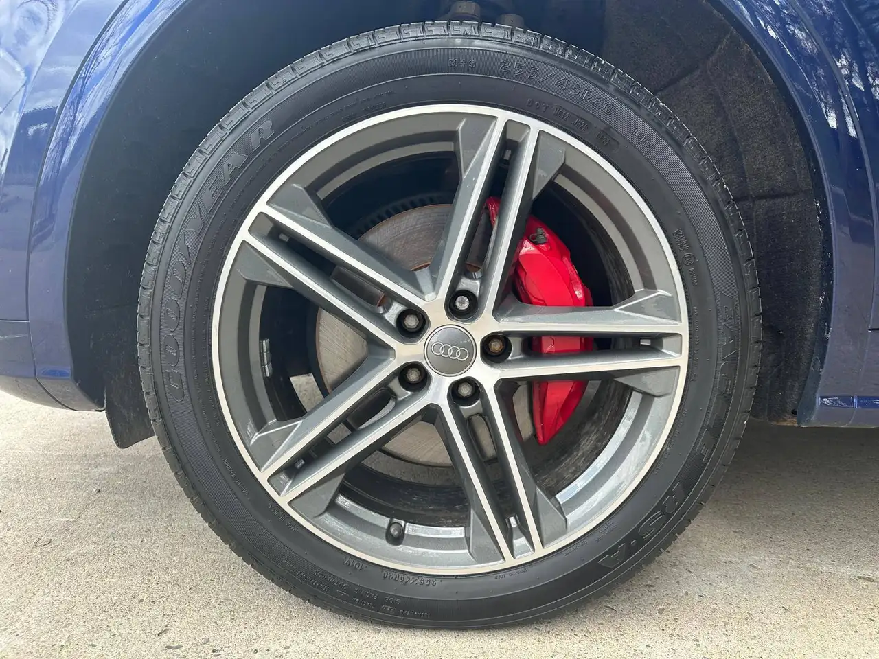 Audi SQ5 снимка Audi SQ5