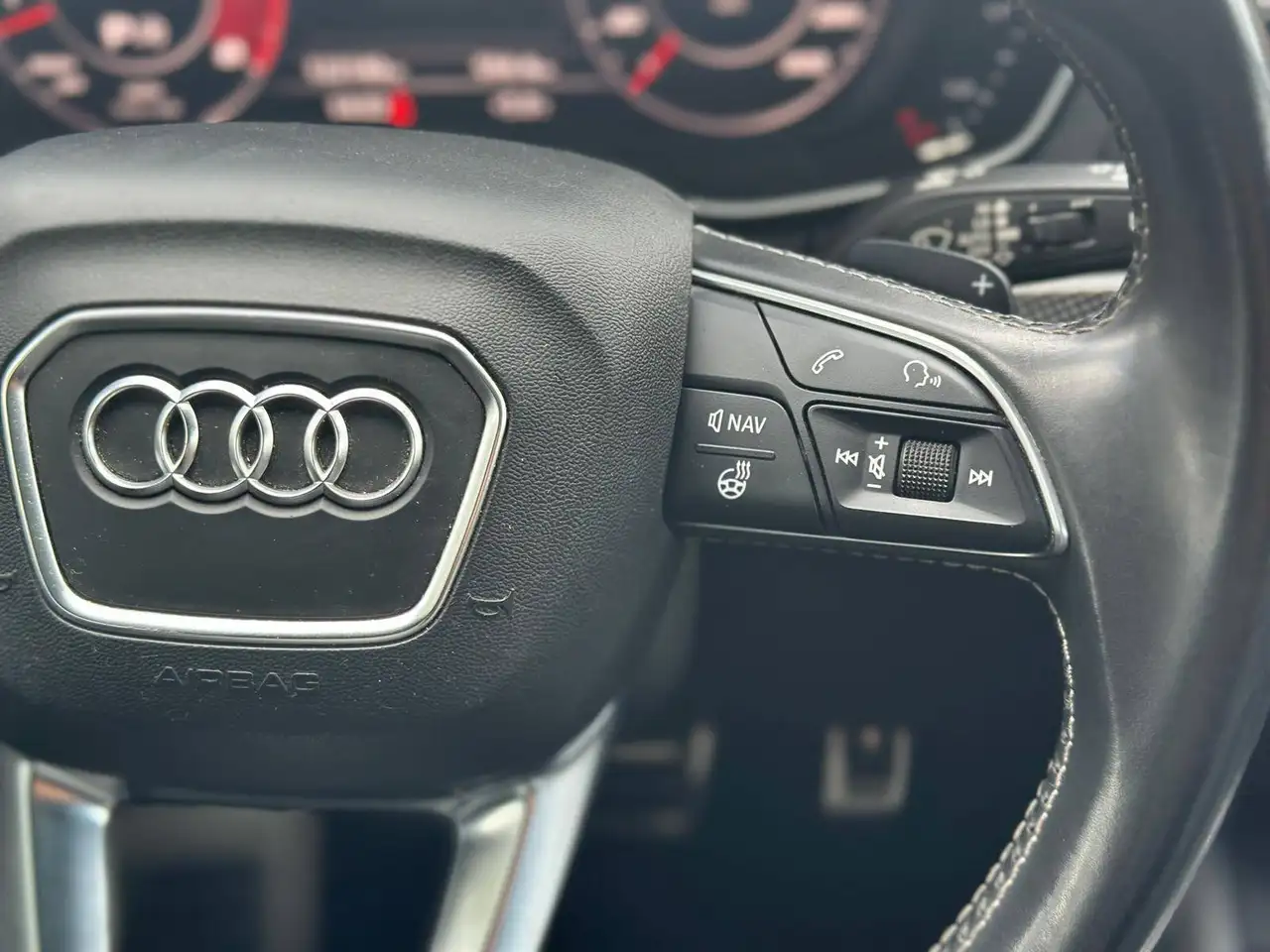 Audi SQ5 снимка Audi SQ5