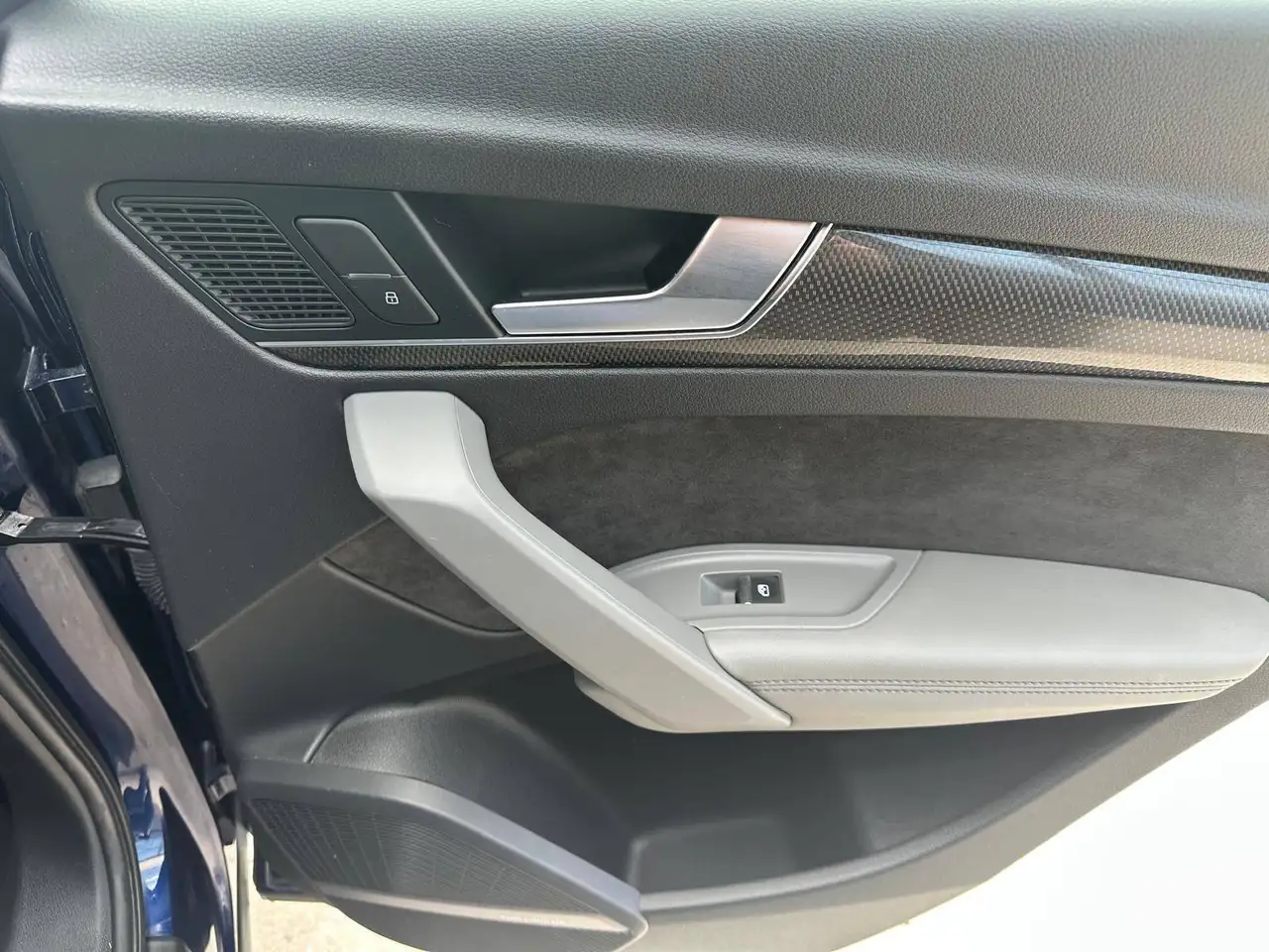 Audi SQ5 снимка Audi SQ5