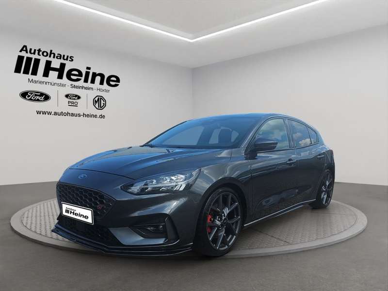 Ford Focus 2.3  ST  *PERF.-P*iACC*RFK*LED*19-LM* - mit KI generiert/bearbeitet