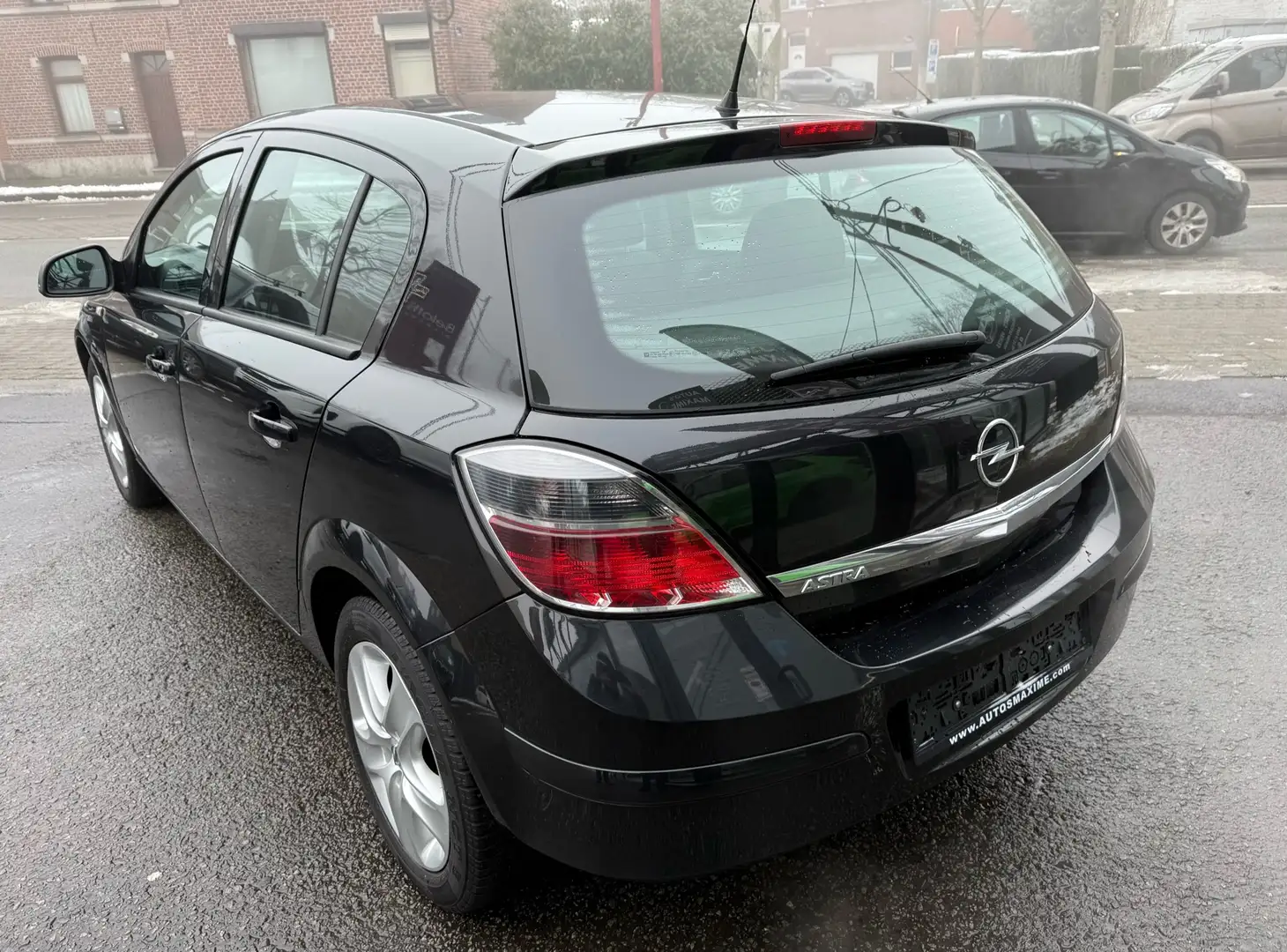 Opel Astra 1.6i / AIRCO / 5 PORTES / EURO 5 / GARANTIE / Noir - 2