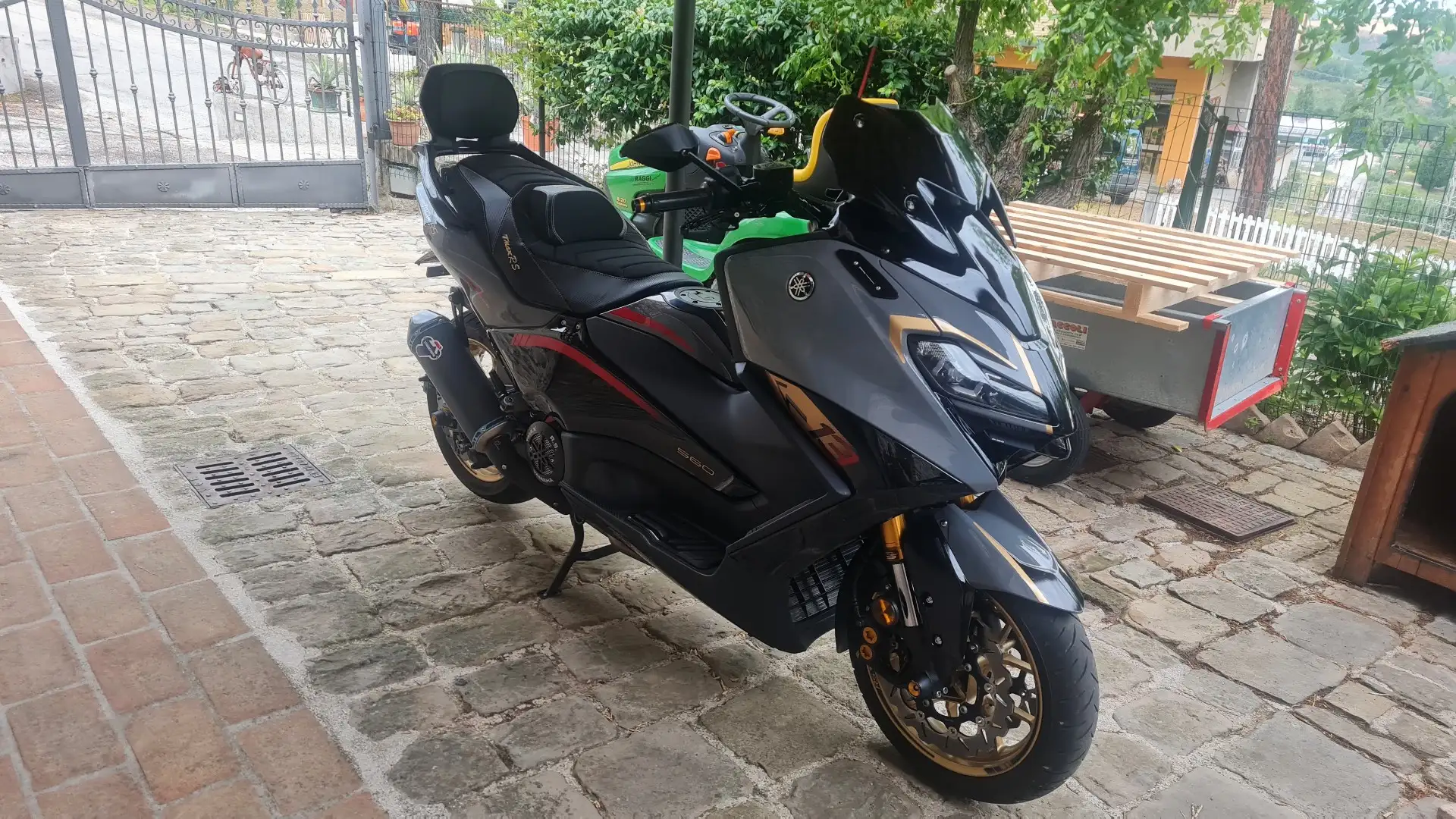 Yamaha TMAX 560 teck max con 8000 euro di modifiche Szürke - 1